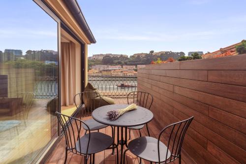 Imagen de los exteriores del Hotel Casa As Runas Porto. Foto 12