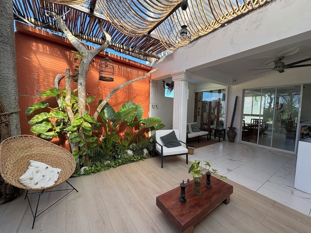 Imagen de los interiores del Hotel Casa Bajari. Foto 15