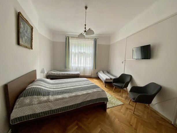 Imagen de la habitación del Hotel Casa Balcescu. Foto 20