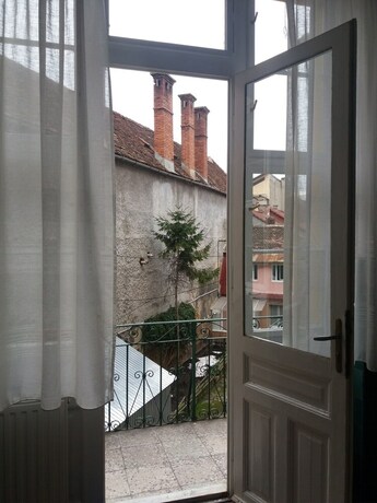 Imagen de la habitación del Hotel Casa Balcescu. Foto 28