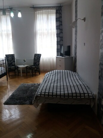 Imagen de la habitación del Hotel Casa Balcescu. Foto 33