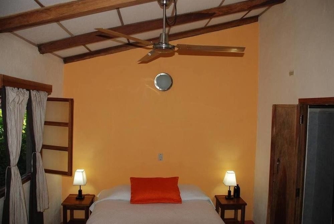 Imagen de la habitación del Hotel Casa Barcelona. Foto 10