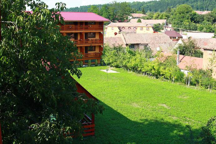 Imagen de los exteriores del Hotel Casa Bazna. Foto 9