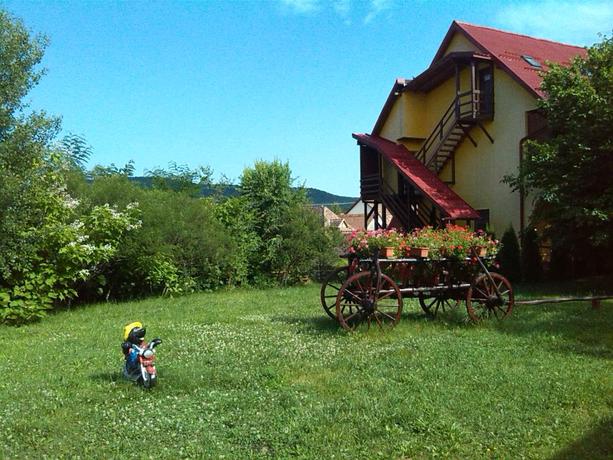 Imagen de los exteriores del Hotel Casa Bazna. Foto 11