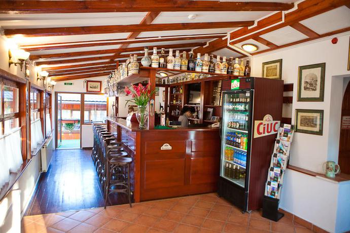 Imagen del bar/restaurante del Hotel Casa Bazna. Foto 2