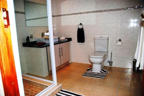Imagen de la habitación del Hotel Casa Bianca Guest Lodge. Foto 9