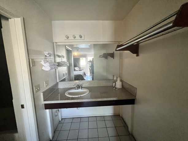 Imagen de la habitación del Hotel Casa Blanca Express and Suites Cypress Buena Park - Anaheim Area. Foto 3