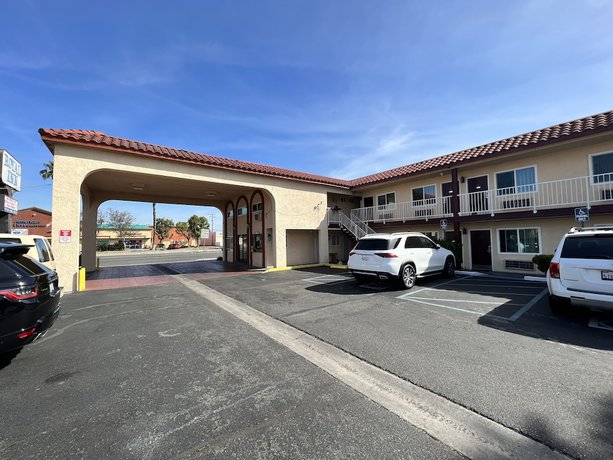 Imagen general del Hotel Casa Blanca Express and Suites Cypress Buena Park - Anaheim Area. Foto 2
