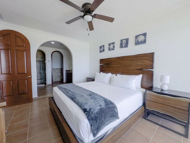Imagen de la habitación del Hotel Casa Blanca Golf Villas. Foto 16