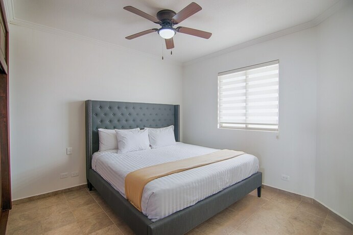 Imagen de la habitación del Hotel Casa Blanca Golf Villas. Foto 20