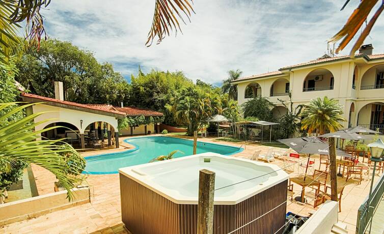 Imagen general del Hotel Casa Blanca, Hernandarias. Foto 2