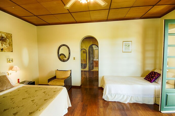 Imagen de la habitación del Hotel Casa Blanca, Hernandarias. Foto 19