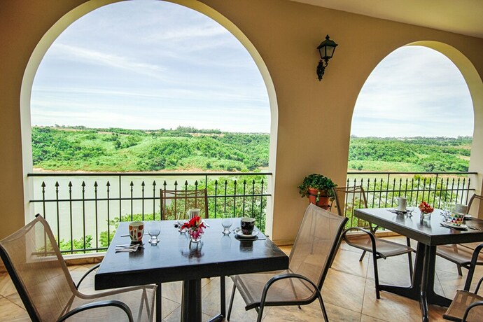 Imagen general del Hotel Casa Blanca, Hernandarias. Foto 13