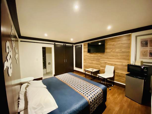 Imagen de la habitación del Hotel Casa Blanca Inn and Suites. Foto 7