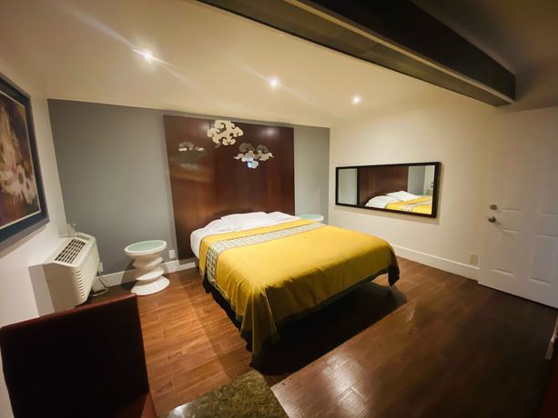 Imagen de la habitación del Hotel Casa Blanca Inn and Suites. Foto 9