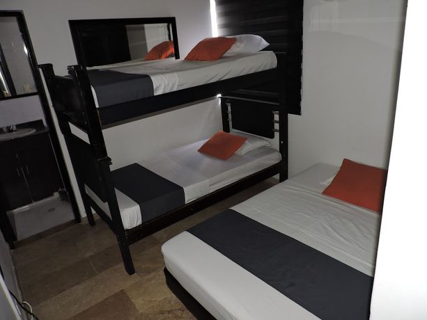 Imagen de la habitación del Hotel Casa Blanca Laureles. Foto 16