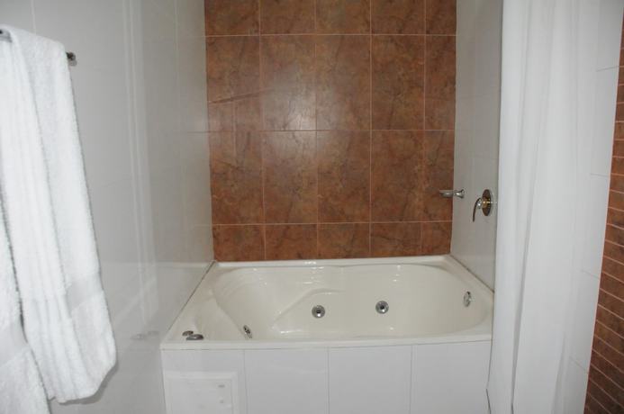 Imagen de la habitación del Hotel Casa Blanca Villeta. Foto 5