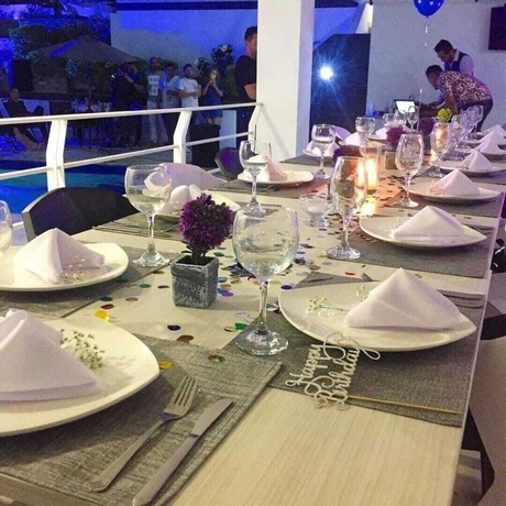 Imagen del bar/restaurante del Hotel Casa Blanca Villeta. Foto 10