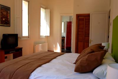 Imagen de la habitación del Hotel Casa Bonita, Santiago Centro. Foto 5