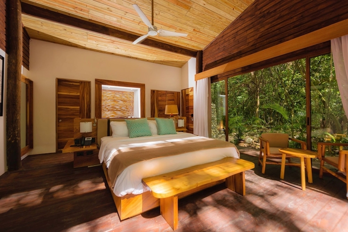 Imagen de la habitación del Hotel Casa Bonita Tropical Lodge. Foto 15