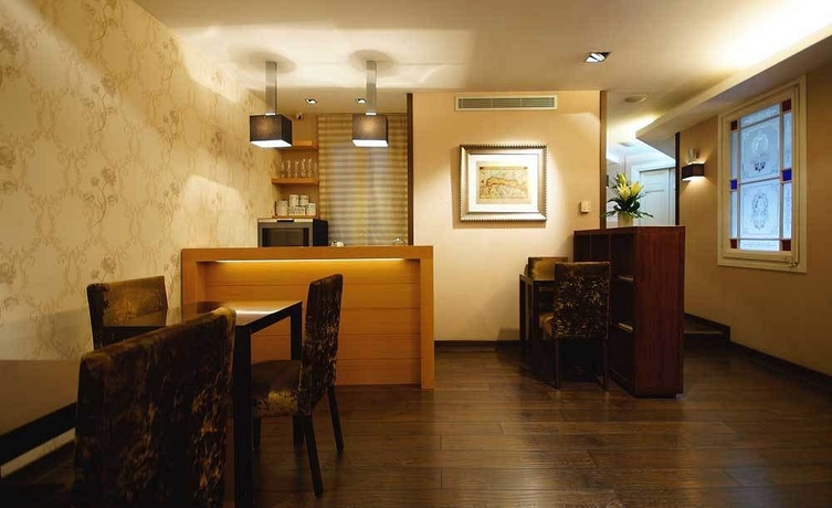 Imagen del bar/restaurante del Hotel Casa Boutique Barcelona. Foto 2
