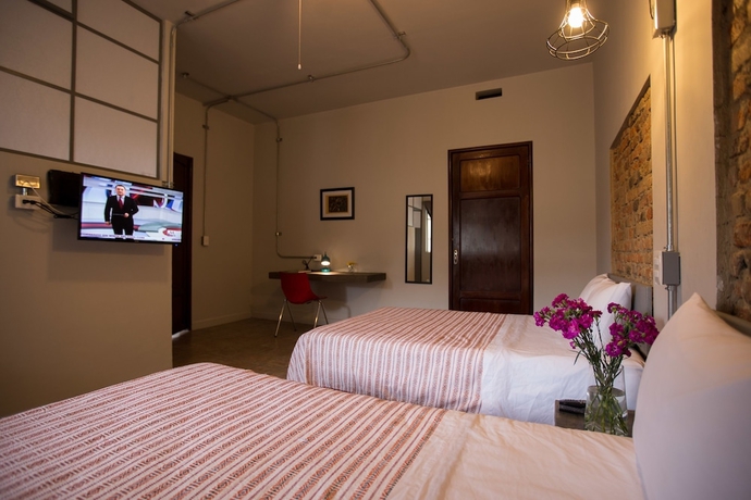 Imagen de la habitación del Hotel Casa Bruselas. Foto 5