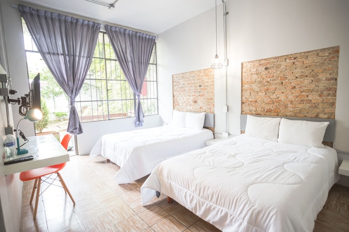 Imagen de la habitación del Hotel Casa Bruselas. Foto 7