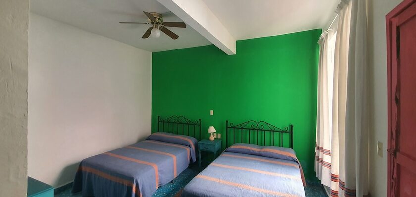 Imagen de la habitación del Hotel Casa California. Foto 11