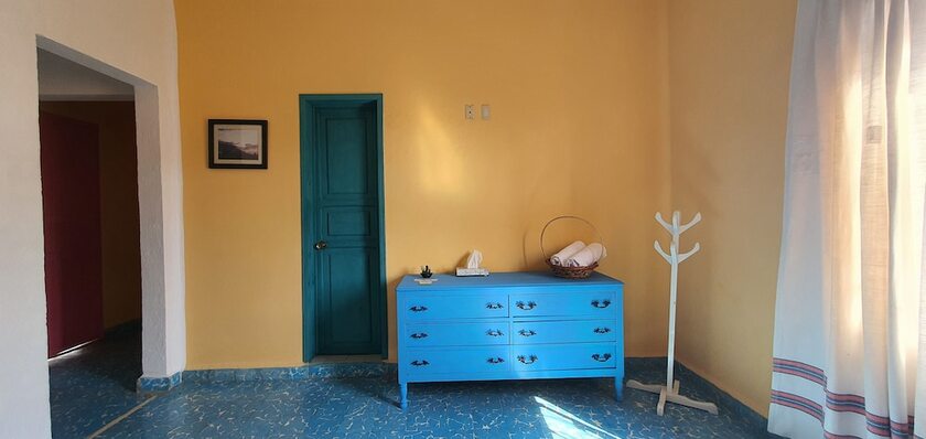 Imagen de la habitación del Hotel Casa California. Foto 17