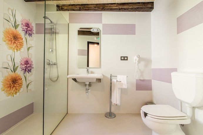 Imagen de la habitación del Hotel Casa Carla. Foto 18