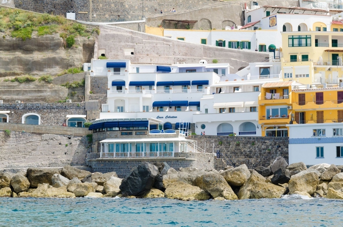 Imagen de los exteriores del Hotel Casa Celestino. Foto 12