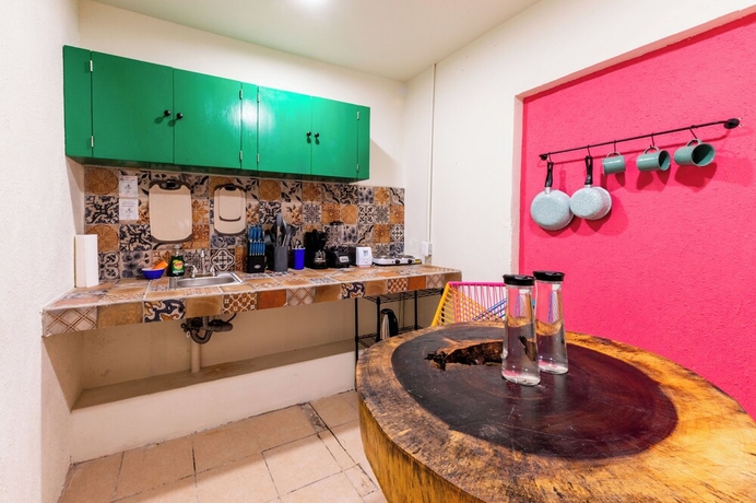 Imagen de la habitación del Hotel Casa Colibr&iacute; Malec&oacute;n. Foto 11