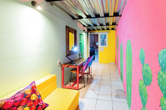 Imagen de la habitación del Hotel Casa Colibr&iacute; Malec&oacute;n. Foto 12