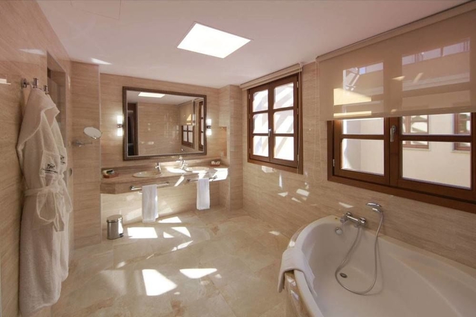 Imagen de la habitación del Hotel Casa Consistorial. Foto 11