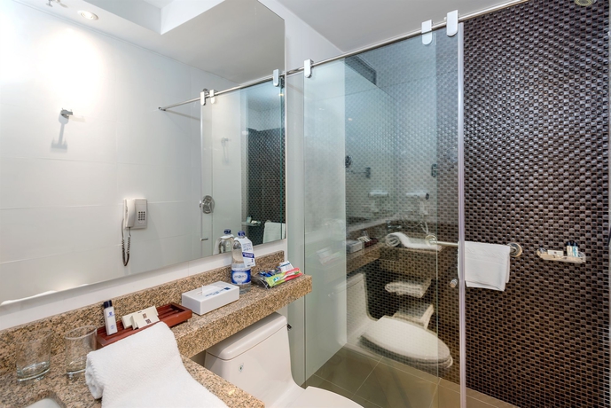 Imagen de la habitación del Hotel Casa Dann Carlton Hotel. Foto 2