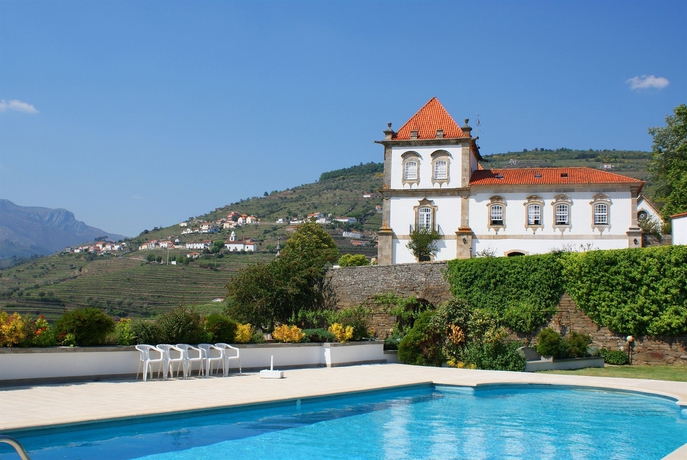 Imagen de la piscina del Hotel Casa Das Torres De Oliveira. Foto 14