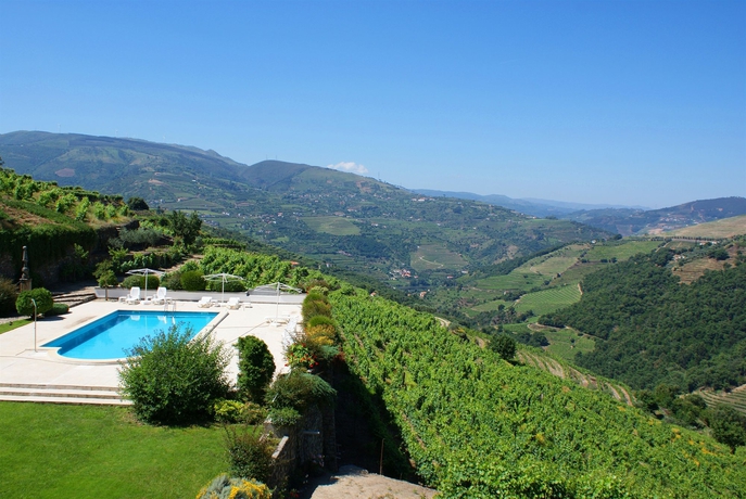 Imagen de la piscina del Hotel Casa Das Torres De Oliveira. Foto 15