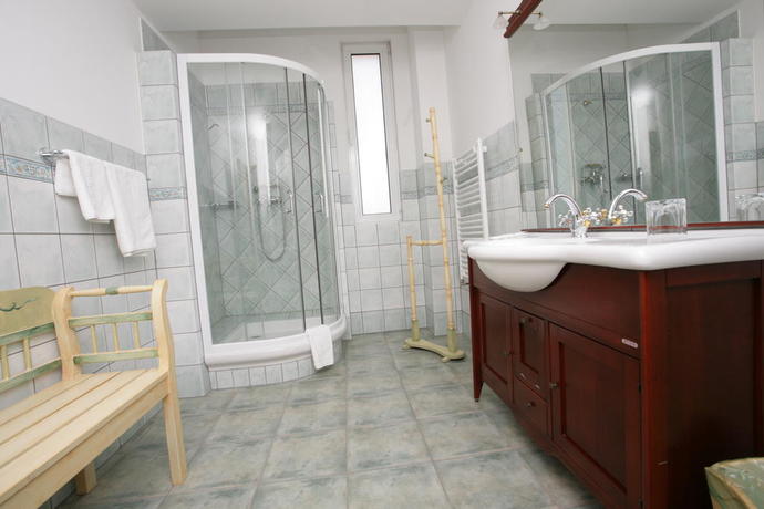Imagen de la habitación del Hotel Casa De La Rosa Timisoara. Foto 4
