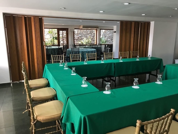 Imagen del bar/restaurante del Hotel Casa Del Arbol. Foto 3