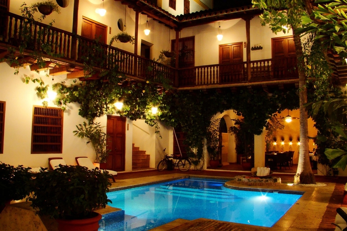 Imagen de la piscina del Hotel Casa Del Arzobispado. Foto 16