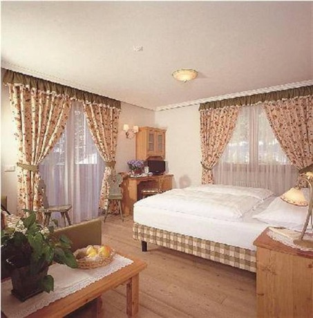 Imagen de la habitación del Hotel Casa Del Campo. Foto 6