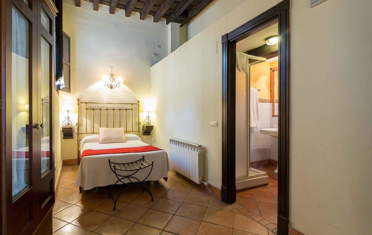 Imagen de la habitación del Hotel Casa Del Capitel Nazari. Foto 7