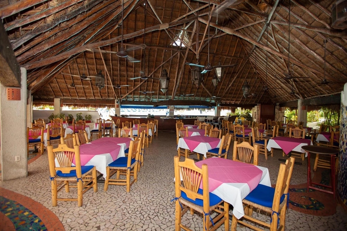 Imagen del bar/restaurante del Hotel Casa Del Mar Cozumel and Dive Resort. Foto 3