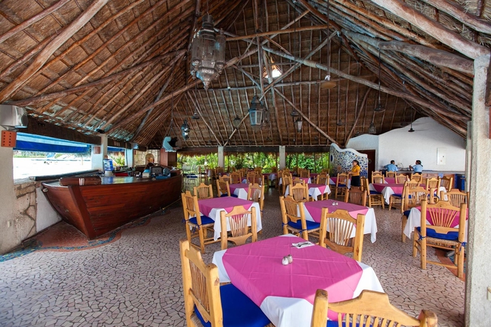 Imagen del bar/restaurante del Hotel Casa Del Mar Cozumel and Dive Resort. Foto 5