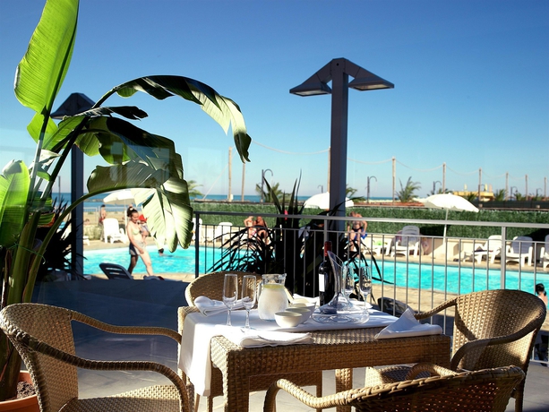 Imagen del bar/restaurante del Hotel Casa Del Mar, Roseto Degli Abruzzi. Foto 2