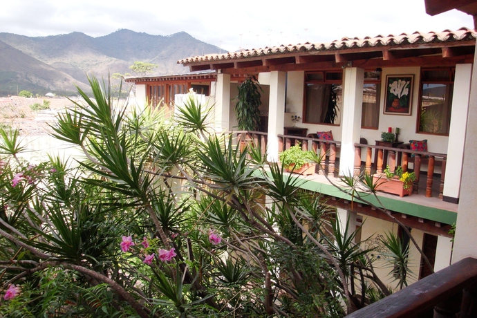 Imagen general del Hotel Casa Del Parque, Antigua Guatemala. Foto 1