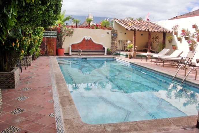Imagen de la piscina del Hotel Casa Del Parque. Foto 7