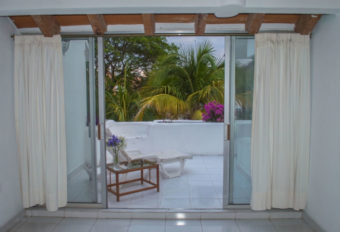 Imagen de los exteriores del Hotel Casa Del Sol, Bahia Santa Cruz. Foto 16