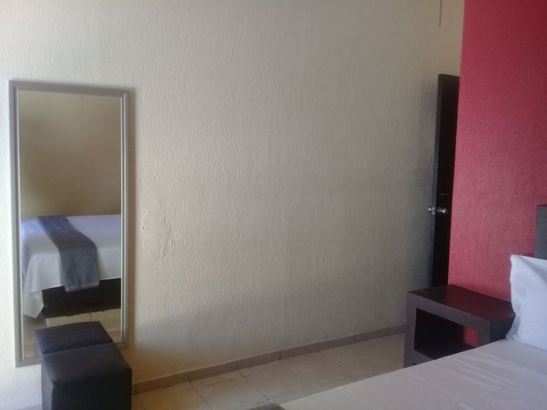 Imagen de la habitación del Hotel Casa Diana. Foto 10