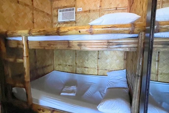 Imagen de la habitación del Hotel Casa Dolores Laiya Batangas. Foto 5